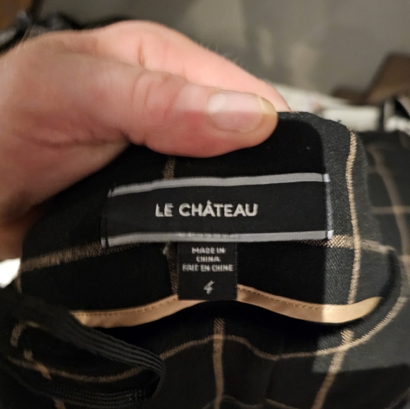 Le Chateau suit with pants and skirt - Picture 5 of 9